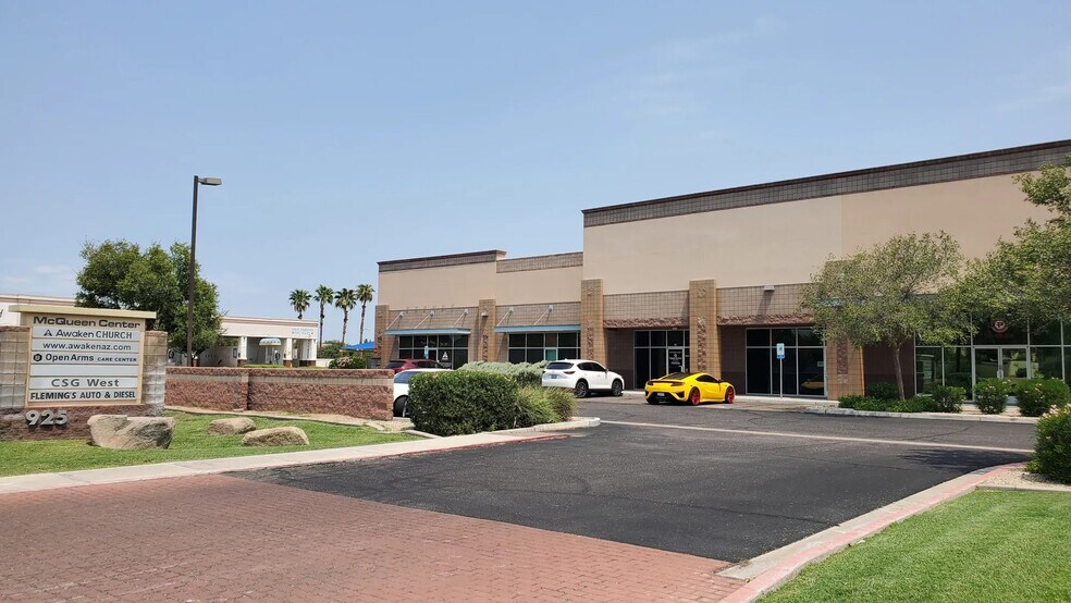 More Photos Of 925 N McQueen Rd, Gilbert Warehouse For Sale