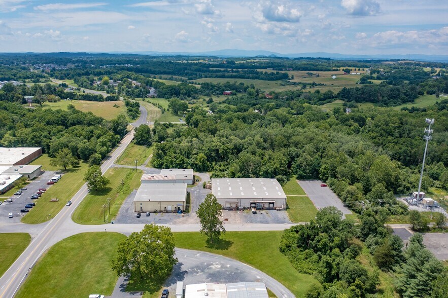 More Photos Of 463 Industry Rd, Waynesboro Warehouse For Lease