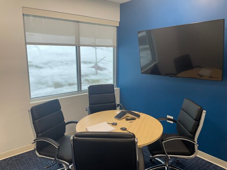 More Photos Of 7 Rockingham Rd, Windham Office For Lease