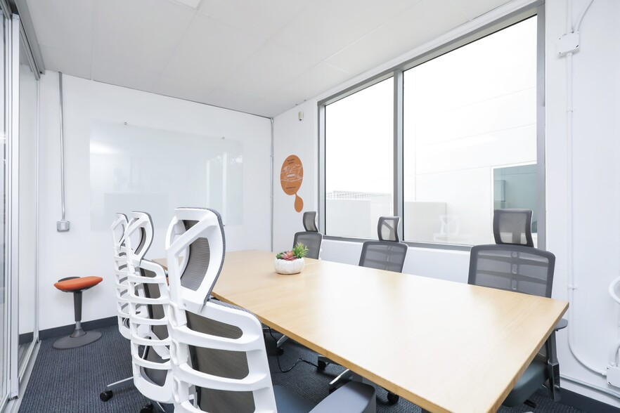 More Photos Of 32 Mauchly, Irvine Manufacturing For Sale