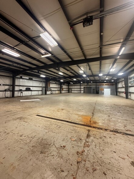 More Photos Of 912 Pittsburgh Rd, Butler Unknown For Lease