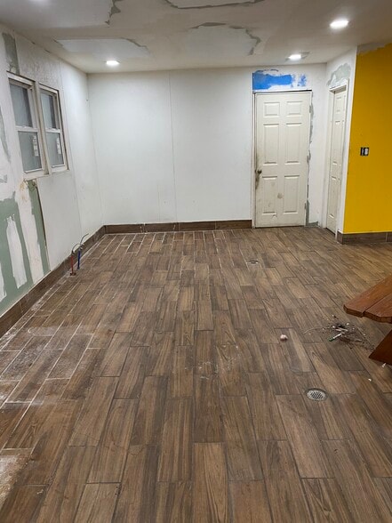 More Photos Of 6154 Michigan Rd, Indianapolis Office For Lease