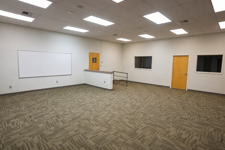 More Photos Of 3400 3rd Ave, Sacramento Office For Lease