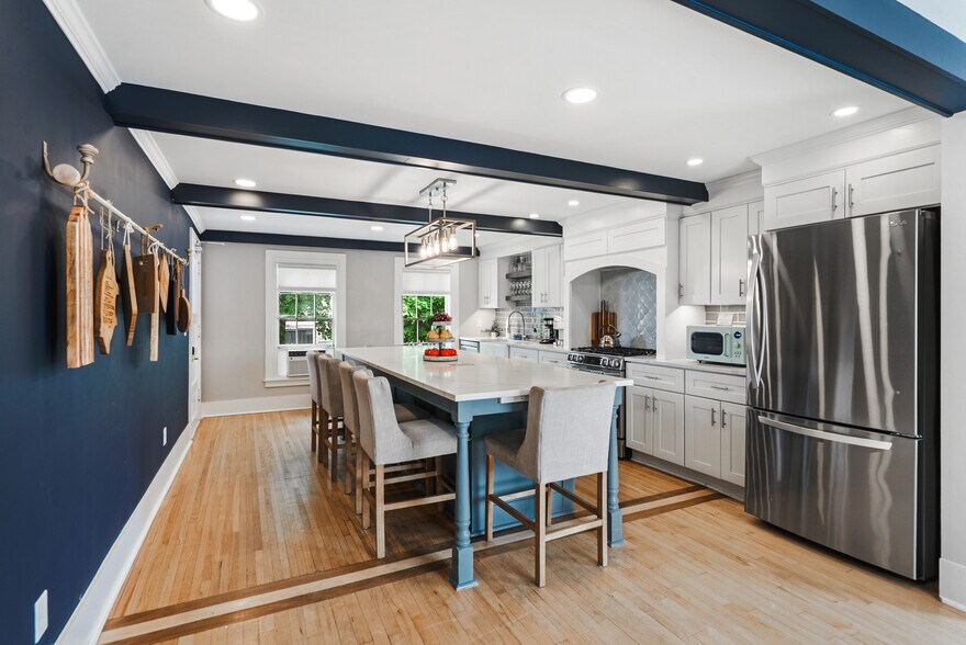 More Photos Of 371 Water St, Excelsior Hospitality For Sale