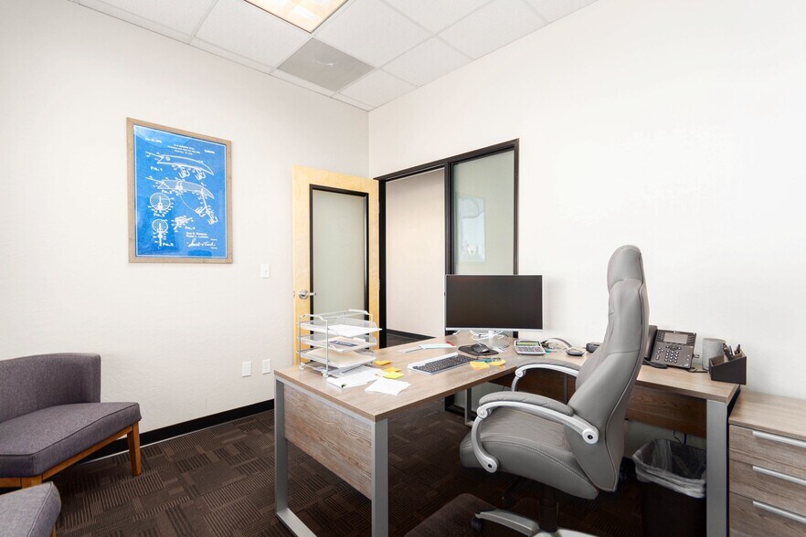 More Photos Of 1040 S Gilbert Rd, Gilbert Storefront Retail Office For Lease