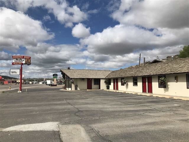 More Photos Of 1004 Dewar Dr, Rock Springs Hotel For Sale