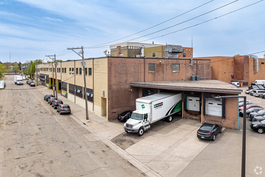 More Photos Of 2327 Wycliff St, Saint Paul Manufacturing For Lease