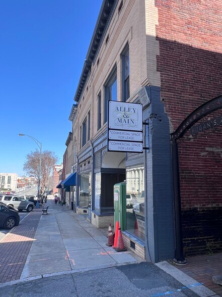 More Photos Of 121 N Main St, Salisbury Storefront Retail Office For Lease