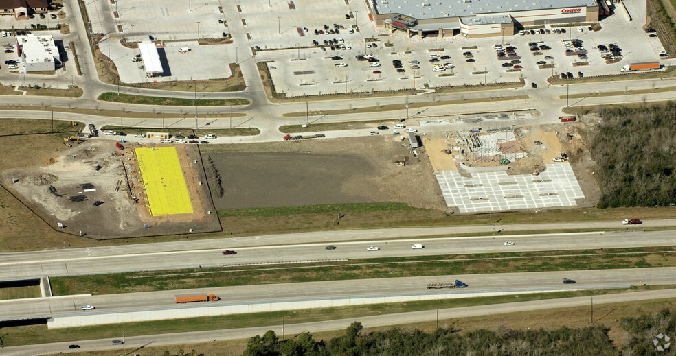 More Photos Of 3609 Business Center Dr, Pearland General Retail For Sale