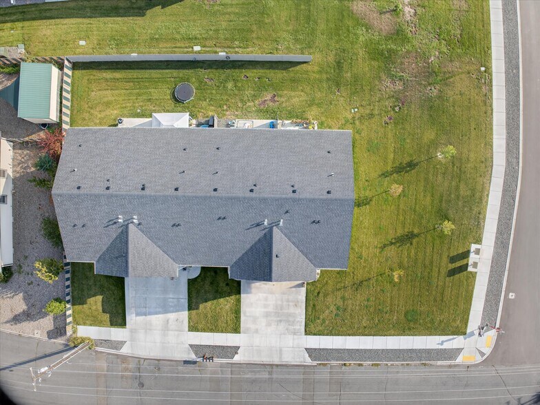 More Photos Of 565 575 585 Baker st, Baker City Multifamily For Sale