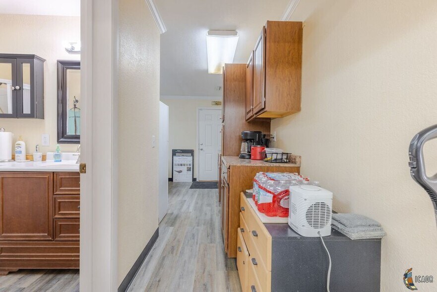 More Photos Of 1902 W Euclid Ave, El Centro Warehouse For Sale