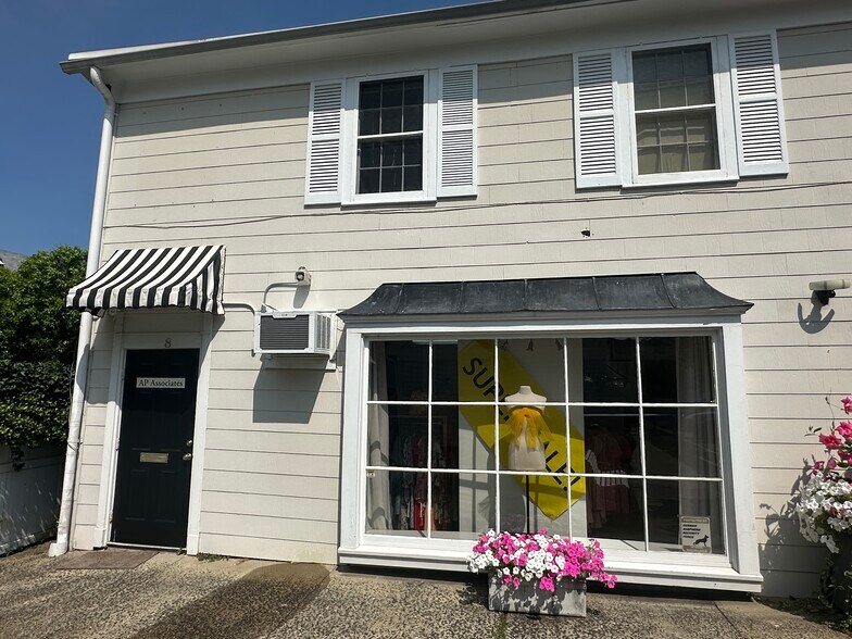 More Photos Of 115 Mason St, Greenwich Freestanding For Lease