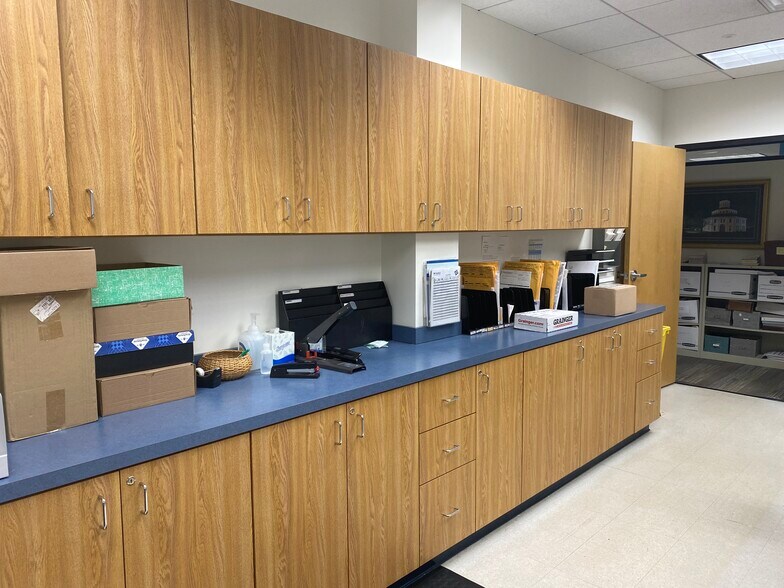 More Photos Of 15 Mullen Rd, Enfield Office For Lease