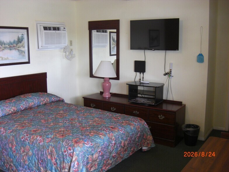 More Photos Of 1720 S Grand Ave, Cherokee Hotel For Sale