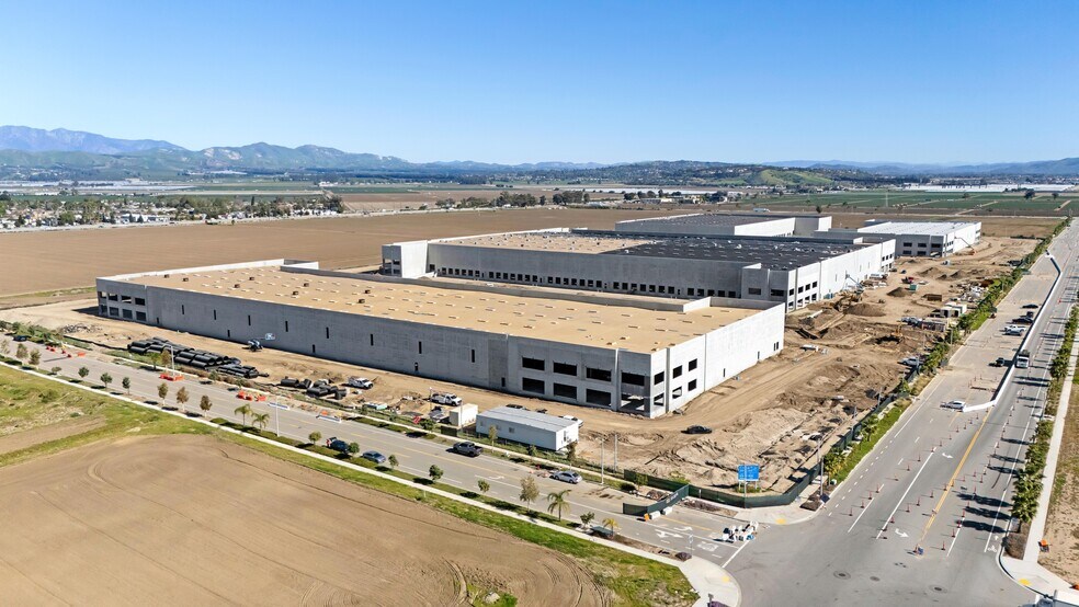More Photos Of 101 Logistics Ctr, Oxnard Unknown For Lease