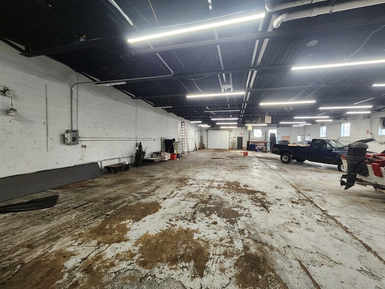 More Photos Of 608 E 10 Mile Rd, Hazel Park Warehouse For Sale
