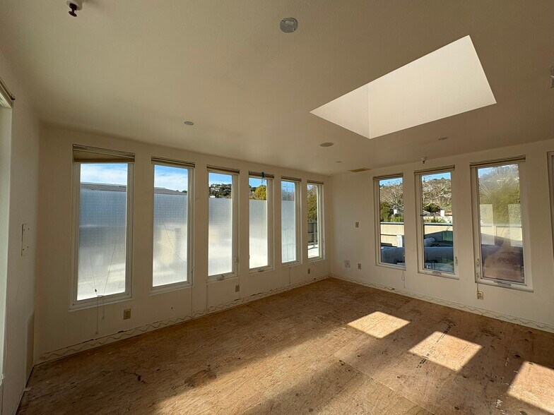 More Photos Of 505 Sir Francis Drake Blvd, Greenbrae Office For Sale