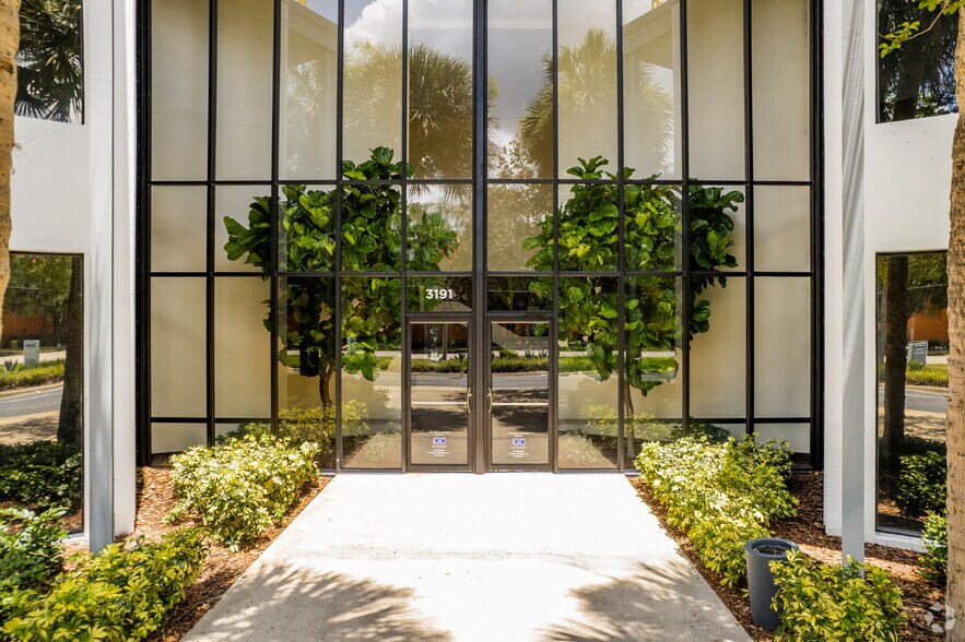 More Photos Of 3191 Maguire Blvd, Orlando Unknown For Lease