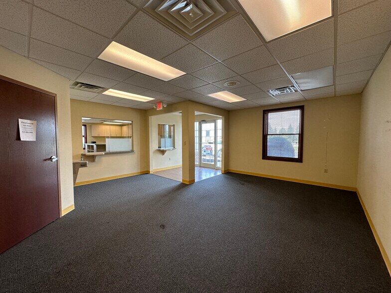 More Photos Of 1355 W Main St, Bellevue Office For Lease