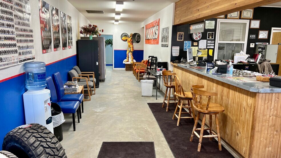 More Photos Of 1213 Elkhorn Dr, Wright Auto Repair For Sale