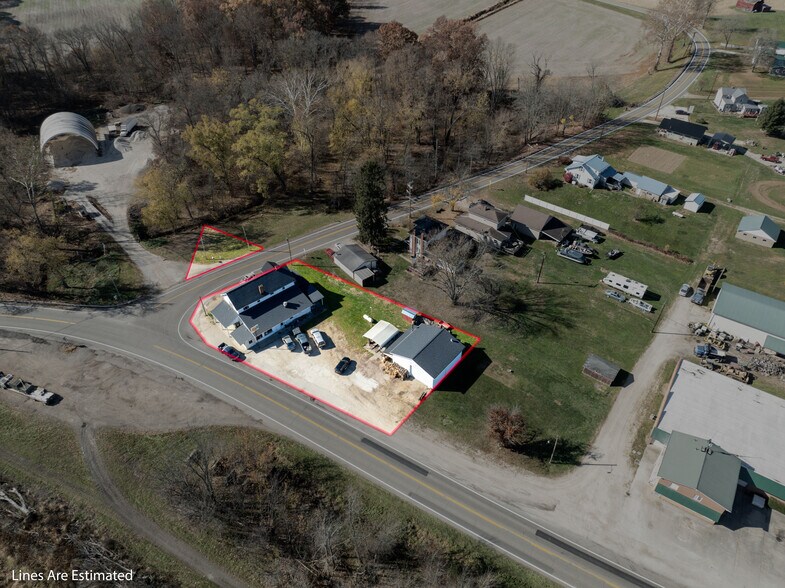 More Photos Of 10586 State Road 800, Uhrichsville Restaurant For Sale