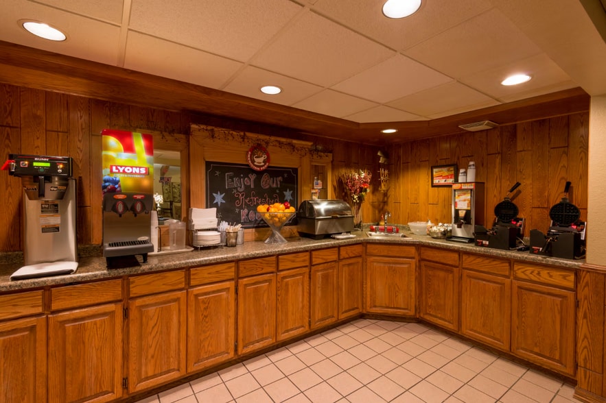 More Photos Of 700 Highway 51, Minocqua Hotel For Sale
