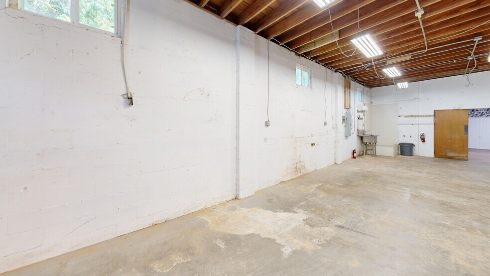 More Photos Of 2539-2545 Coolidge Ave, Orlando Warehouse For Lease