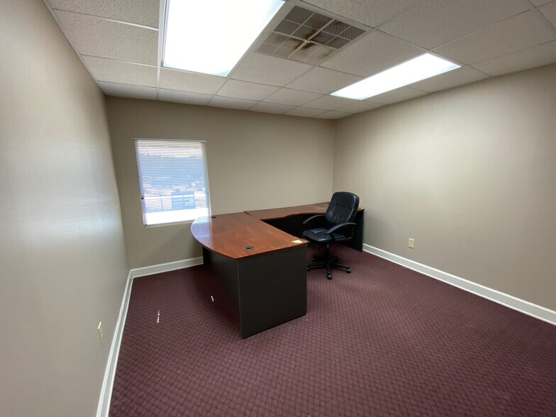 More Photos Of 2007 Old Montgomery Hwy, Birmingham Warehouse For Lease