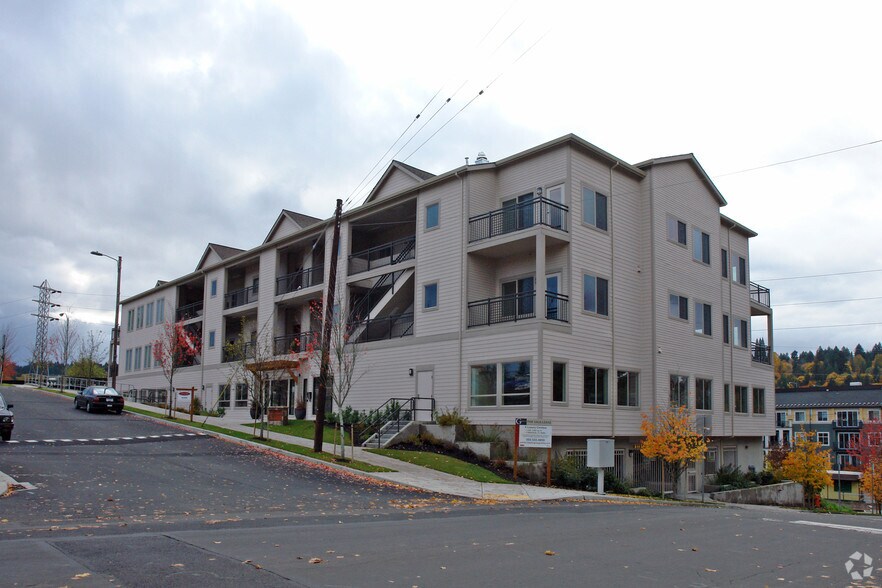 More Photos Of 8055-8065 SE Grand Ave, Portland Office Residential For Sale