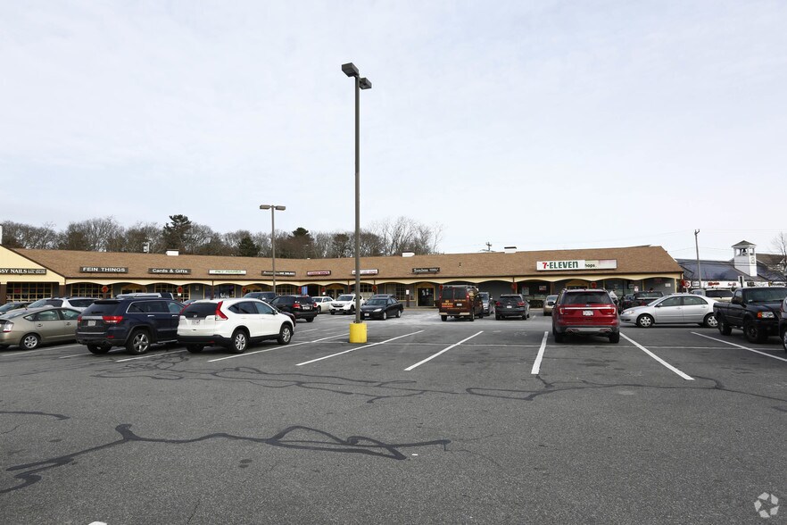 More Photos Of 1638-1662 Falmouth Rd, Centerville Storefront For Lease