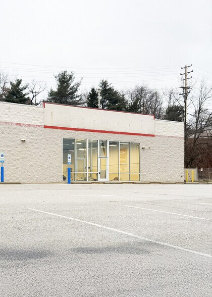 More Photos Of 816 Ohio River Blvd, Rochester Freestanding For Lease