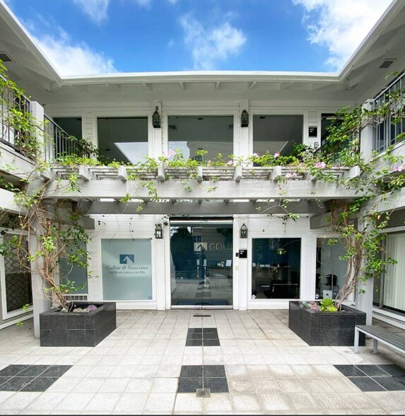 More Photos Of 814 S Westgate Ave, Los Angeles Office For Lease