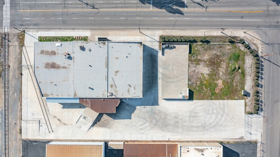 More Photos Of 2641 S Maple Ave, Fresno Warehouse For Lease
