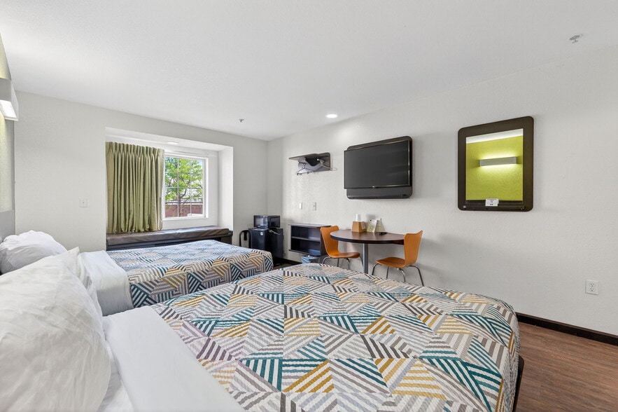 More Photos Of 1901 Broadcast St, Gastonia Hotel For Sale