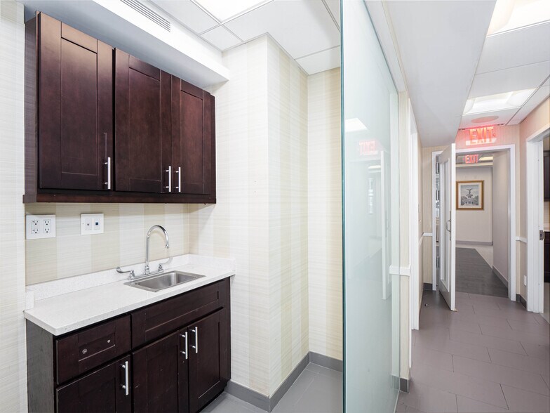 More Photos Of 901-903 Lexington Ave, New York Apartments For Sale