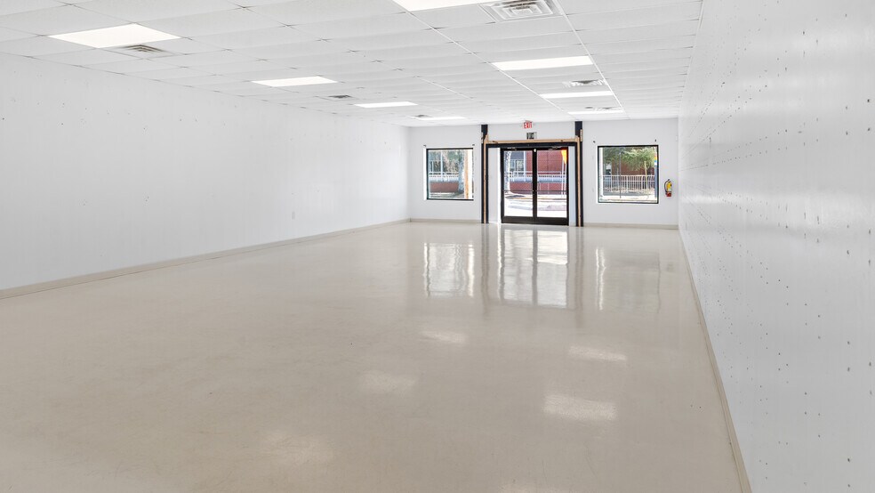 More Photos Of 2871 Main St, Atlanta Freestanding For Lease