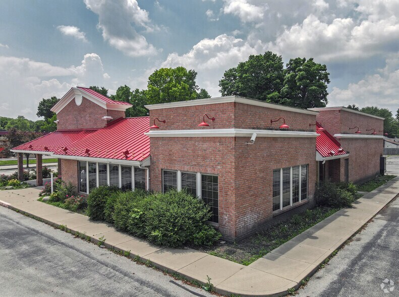 More Photos Of 456 E Elbert St, Indianapolis Restaurant For Lease