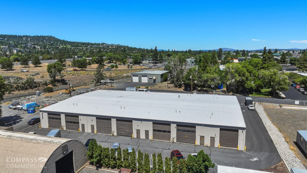 More Photos Of 1560 NE 1st St, Bend Warehouse For Sale