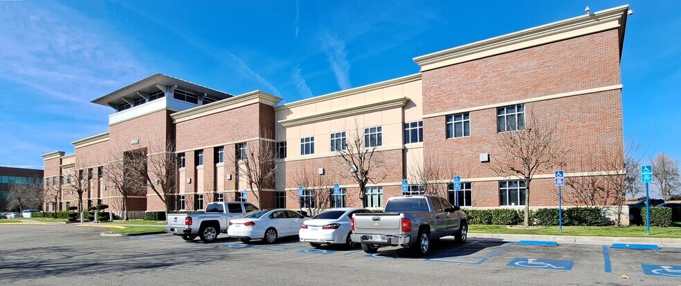 More Photos Of 9900 Stockdale Hwy, Bakersfield Medical For Sale