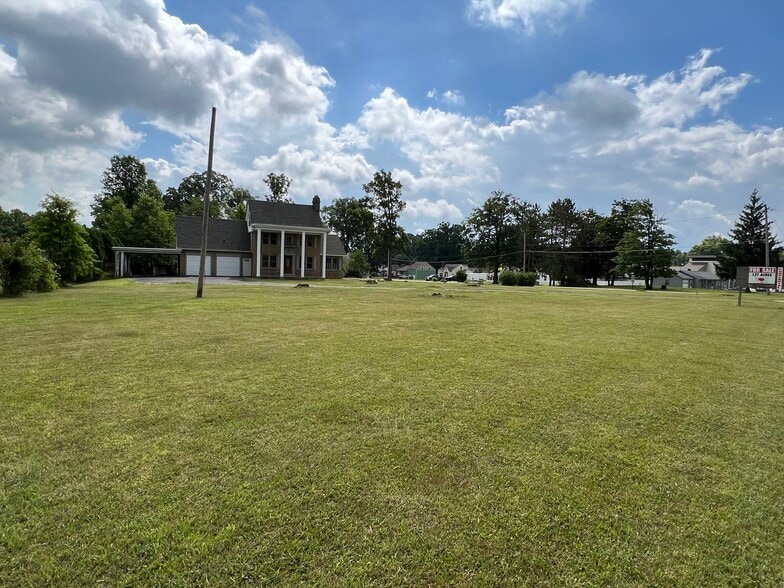More Photos Of 171 N Canfield Niles Rd, Austintown Office Residential For Sale