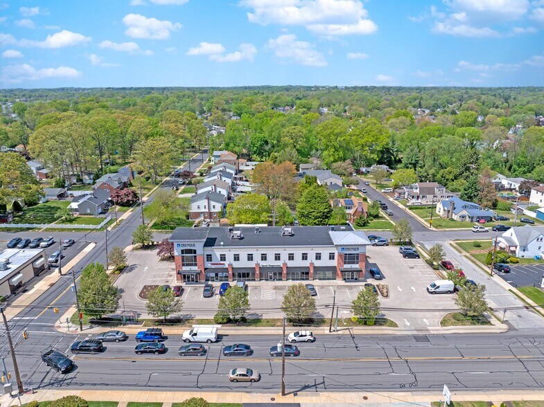 More Photos Of 501-537 W MacDade Boulevard, Folsom General Retail For Sale
