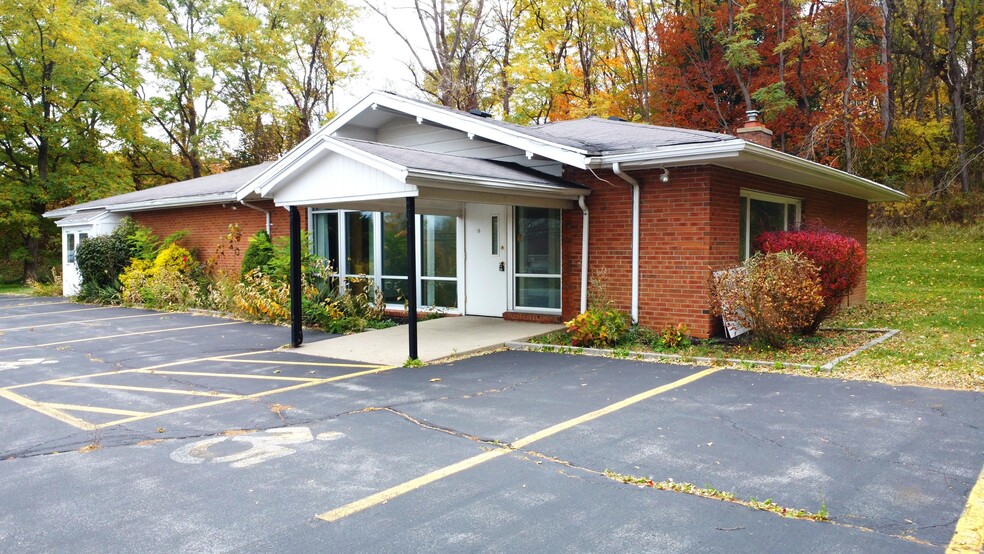 Primary Photo Of 6133 Big Tree Rd, Livonia Medical For Lease