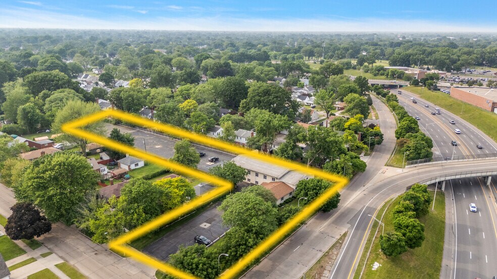 More Photos Of 20789 Harper Ave, Harper Woods Office For Sale