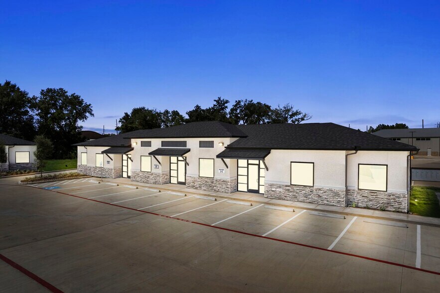 More Photos Of 7630 Dowdell Rd, Spring Unknown For Lease