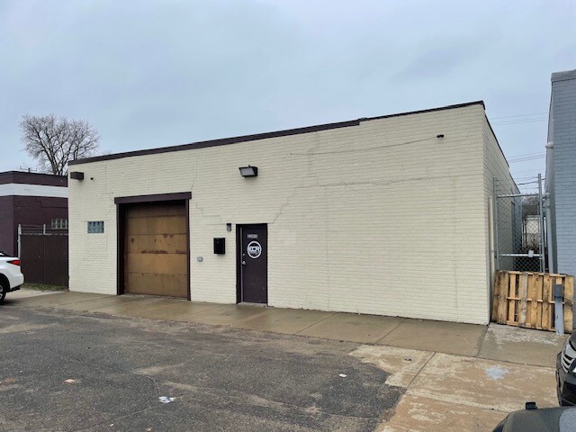 Primary Photo Of 22813 Dequindre Rd, Hazel Park Warehouse For Sale