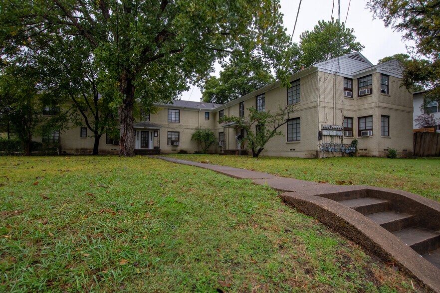 More Photos Of 2203-2209 N Fitzhugh Ave, Dallas Apartments For Sale