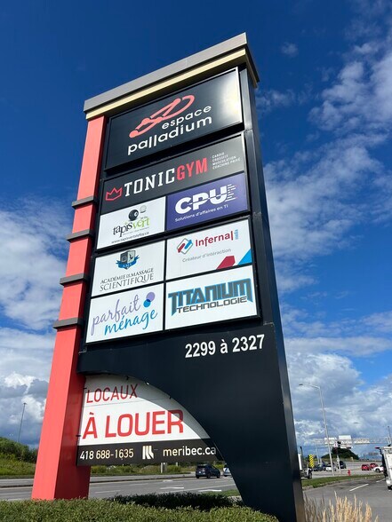 More Photos Of 2327 Boul du Versant-Nord, Québec General Retail For Lease