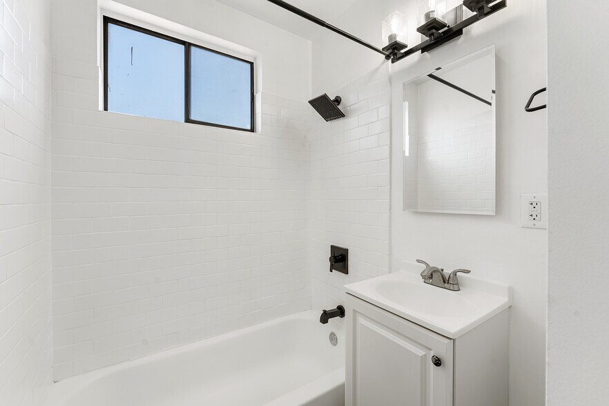 More Photos Of 252 W Elm Ave, Burbank Apartments For Sale