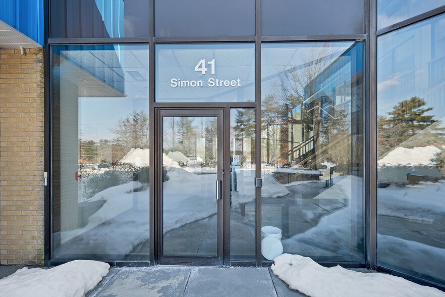 More Photos Of 41 Simon St, Nashua Flex For Lease