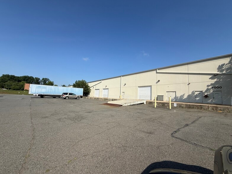 More Photos Of 7000 Gateway Ct, Manassas Warehouse For Lease